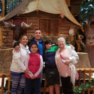 Meet your Posher, Zulma y luis